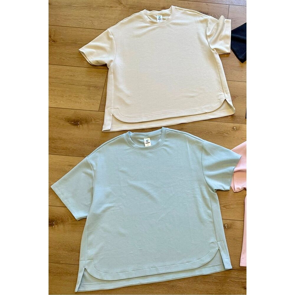 Lot of 2 Women's Member's Mark Sandwash Tee Size XL Cream/Blue